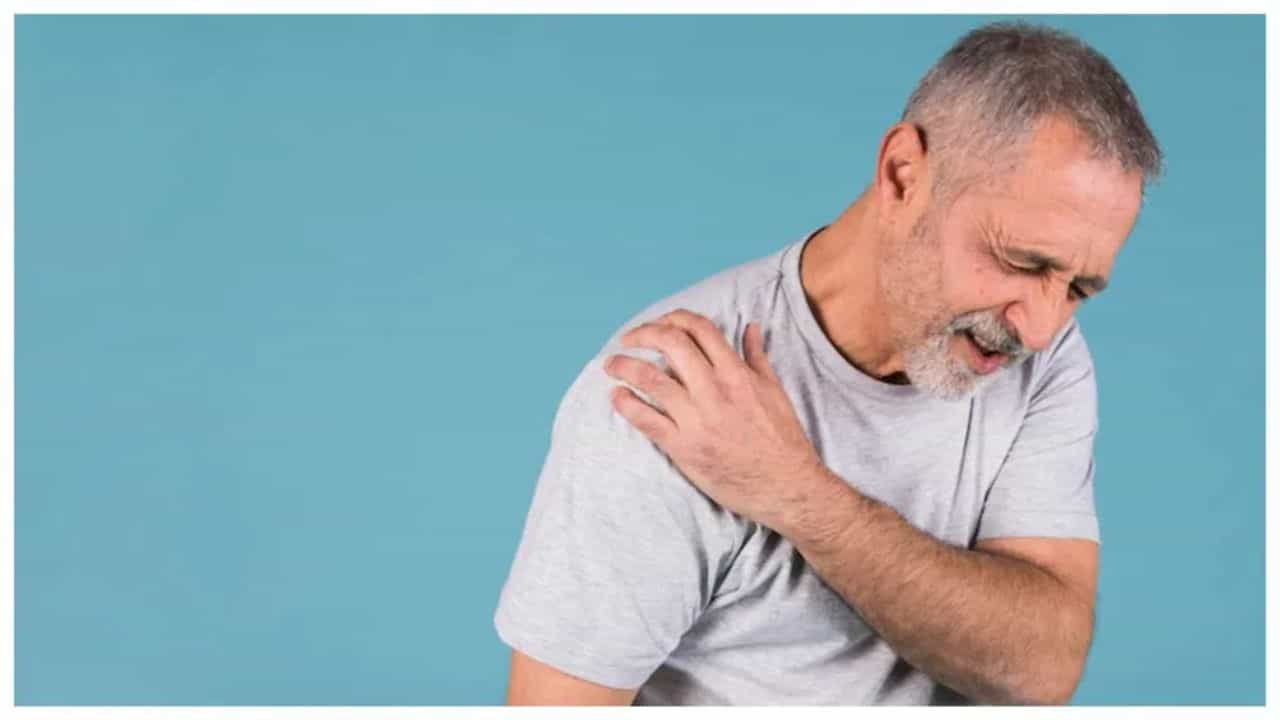 ਵਧਦੀ ਧੁੰਦ ਗਠੀਆ ਦੇ ਮਰੀਜ਼ਾਂ ਲਈ ਬਣ ਸਕਦੀ ਹੈ ਮੁਸੀਬਤ, ਜਾਣੋ ਡਾਕਟਰਾਂ ਤੋਂ ਬਚਾਅ ਦੇ ਤਰੀਕੇ