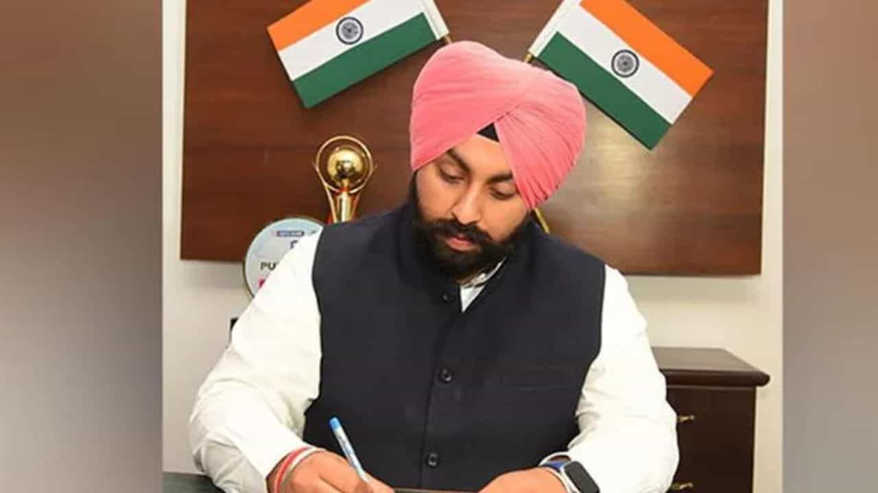 ਪ੍ਰਾਈਵੇਟ ਸਕੂਲਾਂ ਦੀਆਂ ਫੀਸਾਂ ਤੇ ਲੱਗੇਗੀ ਲਗਾਮ, ਮਾਨ ਸਰਕਾਰ ਲਿਆਏਗੀ ਨਵਾਂ ਕਾਨੂੰਨ, 32 ਲੱਖ ਵਿਦਿਆਰਥੀਆਂ ਨੂੰ ਰਾਹਤ