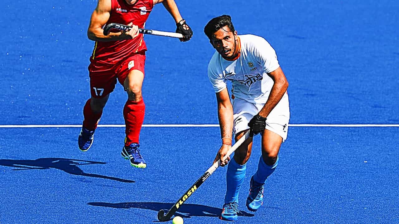 ਹਰਮਨਪ੍ਰੀਤ ਸਿੰਘ: 10 ਸਾਲ ਦੀ ਉਮਰ ਵਿੱਚ ਖੇਤਾਂ ਵਿੱਚ ਟਰੈਕਟਰ ਵਹਾਉਂਦਾ ਸੀ ਹਰਮਨਪ੍ਰੀਤ ਸਿੰਘ, ਉਥੋਂ ਹੀ ਲੱਭਿਆ ਮਜ਼ਬੂਤ ਡਰੈਗ ਫਲਿਕਰ ਬਨਣ ਦਾ ਮੰਤਰ