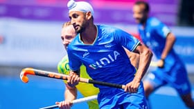 ਮਨਦੀਪ ਸਿੰਘ: ਹਾਕੀ ਨਹੀਂ, ਕ੍ਰਿਕੇਟ ਖੇਡਣਾ ਚਾਹੁੰਦੇ ਸੀ ਭਾਰਤੀ ਫਾਰਵਰਡ, ਪਰਿਵਾਰ ਦੇ ਕਹਿਣ ਤੇ ਬਣ ਗਏ ਟੀਮ ਇੰਡੀਆ ਦਾ ਸਿਤਾਰਾ...
