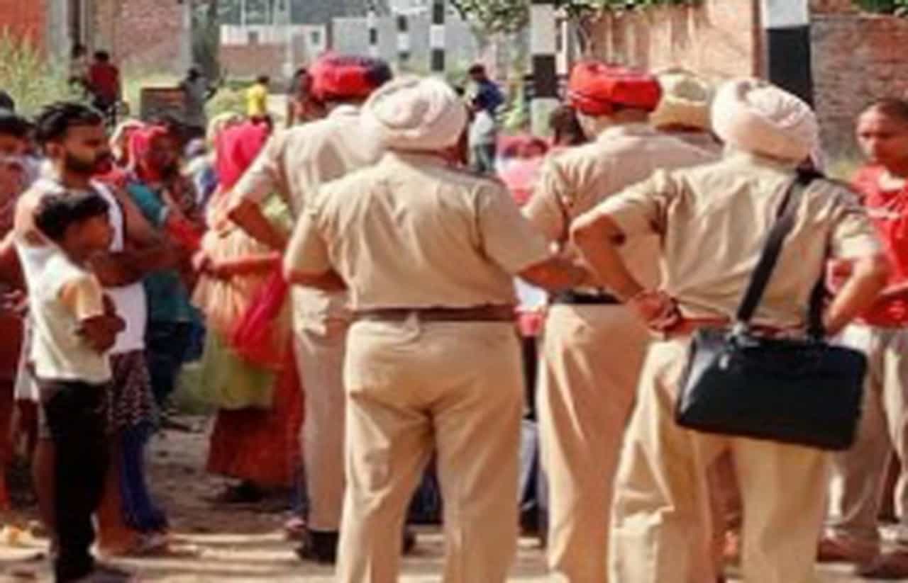 Big Size Bomb Recovered: ਮੁਕੇਰੀਆਂ ਚ ਬਰਾਮਦ ਹੋਇਆ ਵੱਡੇ ਅਕਾਰ ਦਾ ਜਿੰਦਾ ਬੰਬ, ਜਾਂਚ ਜੁਟੀ ਪੁਲਿਸ