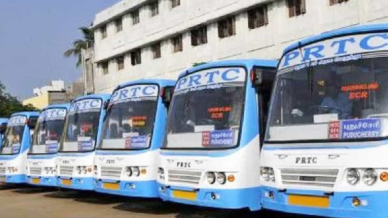 Roadways Bus Strike: ਕੱਚੇ ਮੁਲਾਜ਼ਮਾਂ ਨੇ ਰੋਕੇ ਬੱਸਾਂ ਪਹੀਏ, ਹਾਈਵੇ ਜਾਮ ਕਰਨ ਦੀ ਵੀ ਚੇਤਾਵਨੀ