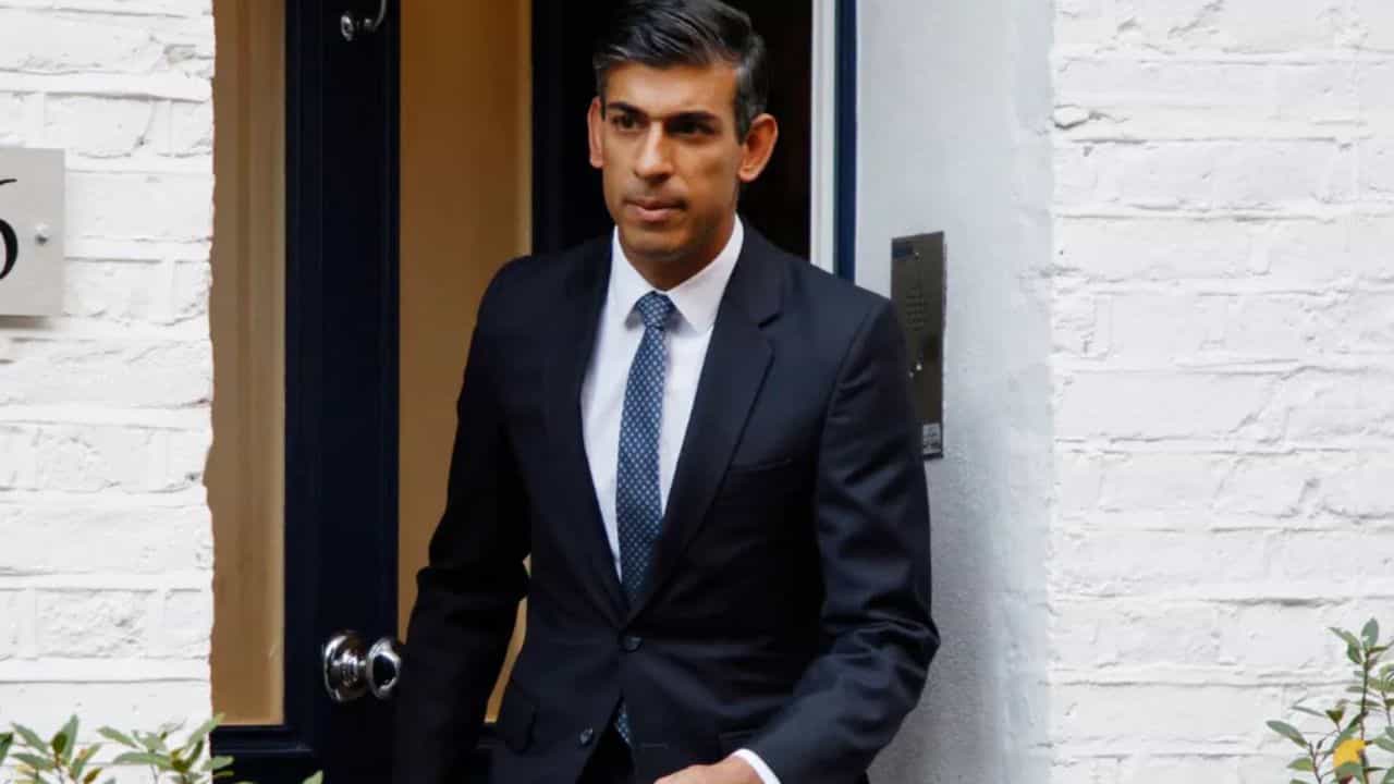 ਕਾਰ ਦੀ ਸੀਟ ਬੈਲਟ ਨਹੀਂ ਲਾਉਣ ਕਰ ਕੇ ਇੰਗਲੈਂਡ ਦੇ ਪ੍ਰਧਾਨ ਮੰਤਰੀ ਰਿਸ਼ੀ ਸੁਨਕ ਤੇ ਲਾਇਆ ਗਿਆ ਜੁਰਮਾਨਾ