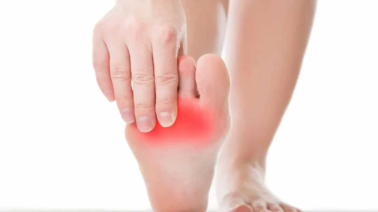 Foot Pain: ਪੈਰਾਂ ਦੇ ਦਰਦ ਨੂੰ ਨਜ਼ਰਅੰਦਾਜ਼ ਨਾ ਕਰੋ, ਹੋ ਸਕਦਾ ਹੈ ਖਤਰਨਾਕ ਸਮੱਸਿਆ ਦਾ ਸੰਕੇਤ