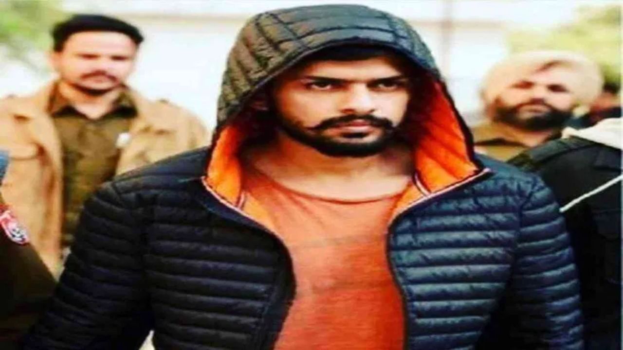 Lawrence Bishnoi: 7 ਦਿਨਾਂ ਦੇ NIA ਰਿਮਾਂਡ ‘ਤੇ ਰਹੇਗਾ ਲਾਰੇਂਸ ਬਿਸ਼ਨੋਈ, ਪਟਿਆਲਾ ਕੋਰਟ ਦਾ ਫੈਸਲਾ Lawrence Bishnoi: 7 ਦਿਨਾਂ ਦੇ NIA ਰਿਮਾਂਡ ‘ਤੇ ਰਹੇਗਾ ਲਾਰੇਂਸ ਬਿਸ਼ਨੋਈ, ਪਟਿਆਲਾ ਕੋਰਟ ਦਾ ਫੈਸਲਾ