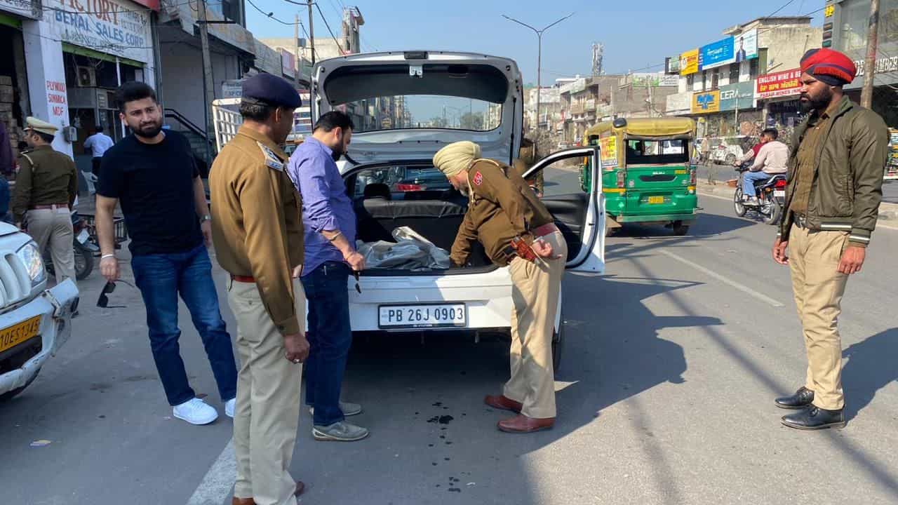 ਪੰਜਾਬ ਪੁਲਿਸ ਵੱਲੋਂ ਅੱਤਵਾਦੀ ਲਖਬੀਰ ਲੰਡਾ ਨਾਲ ਜੂੜੇ 330 ਵਿਅਕਤੀਆਂ ਦੇ ਟਿਕਾਣਿਆਂ ਤੇ ਛਾਪੇਮਾਰੀ