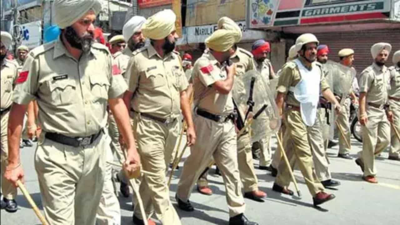 Action on Jail Gangwar: ਡਿਪਟੀ ਸੁਪਰਡੈਂਟ ਮੁਅੱਤਲ, ਸੁਪਰਡੈਂਟ ਖਿਲਾਫ ਜਾਂਚ ਸ਼ੁਰੂ