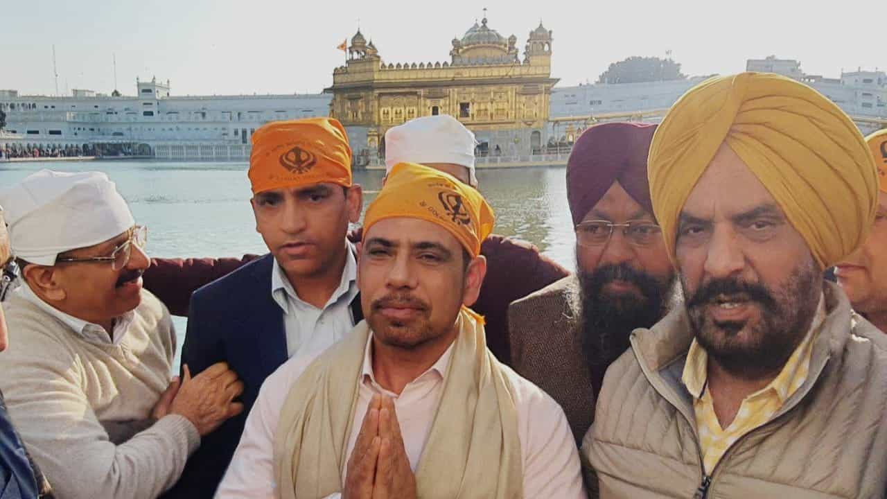 ਦਰਬਾਰ ਸਾਹਿਬ  ਨਤਮਸਤਕ ਹੋਏ ਰਾਬਰਟ ਵਾਡਰਾ, ਯਾਤਰਾ ਚ ਹੋਣਗੇ ਸ਼ਾਮਿਲ