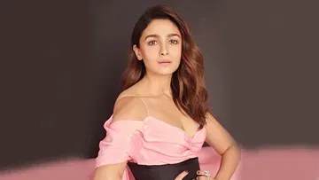 Alia Bhatt on Private Pictures: ਪ੍ਰਾਈਵੇਟ ਪਿਕਚਰ ਖਿੱਚਣ ਦੇ ਮਾਮਲੇ ‘ਚ ਹਰਕਤ ‘ਚ ਆਈ ਪੁਲਿਸ, ਆਲੀਆ ਨੂੰ ਕਿਹਾ – ਦਰਜ ਕਰਵਾਓ ਮਾਮਲਾ Alia Bhatt on Private Pictures: ਪ੍ਰਾਈਵੇਟ ਪਿਕਚਰ ਖਿੱਚਣ ਦੇ ਮਾਮਲੇ ‘ਚ ਹਰਕਤ ‘ਚ ਆਈ ਪੁਲਿਸ, ਆਲੀਆ ਨੂੰ ਕਿਹਾ – ਦਰਜ ਕਰਵਾਓ ਮਾਮਲਾ