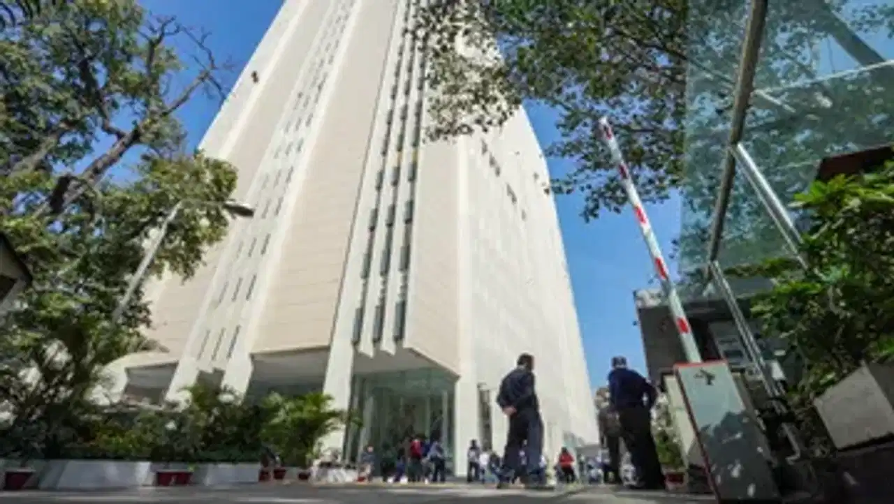 ਬੀਬੀਸੀ ਦਫ਼ਤਰ ਚ ਛਾਪੇਮਾਰੀ ਨੂੰ ਕਾਂਗਰਸ ਨੇ ਦੱਸਿਆ ਅਣਐਲਾਨੀ ਐਮਰਜੈਂਸੀ, ਭਾਜਪਾ ਬੋਲੀ- ਏਜੰਡਾ ਚਲਾਉਂਦੀ ਹੈ