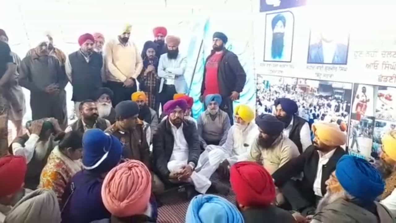 ਗੁਰੂ ਗ੍ਰੰਥ ਸਾਹਿਬ ਦੀ ਬੇਅਦਬੀ ਮਾਮਲਿਆਂ ਦਾ ਇਸੇ ਮਹੀਨੇ ਹੋਵੇਗਾ ਹੱਲ- ਕੁਲਦੀਪ ਸਿੰਘ ਧਾਲੀਵਾਲ ਗੁਰੂ ਗ੍ਰੰਥ ਸਾਹਿਬ ਦੀ ਬੇਅਦਬੀ ਮਾਮਲਿਆਂ ਦਾ ਇਸੇ ਮਹੀਨੇ ਹੋਵੇਗਾ ਹੱਲ- ਕੁਲਦੀਪ ਸਿੰਘ ਧਾਲੀਵਾਲ