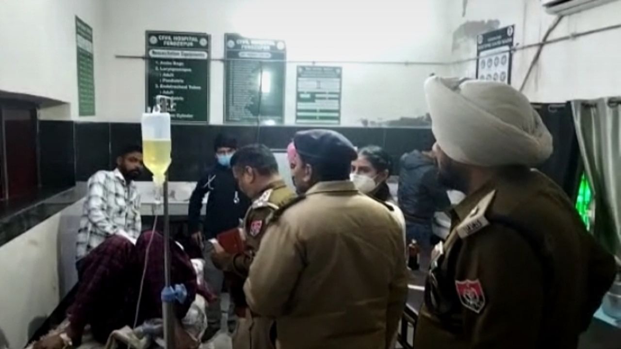 Attack on Woman :ਬਾਈਕ ਸਵਾਰਾਂ ਨੇ ਦਿਨ ਦਿਹਾੜੇ ਔਰਤ ‘ਤੇ ਕੀਤਾ ਤਲਵਾਰਾਂ ਨਾਲ ਹਮਲਾ, ਗੰਭੀਰ ਜਖਮੀ Attack on Woman :ਬਾਈਕ ਸਵਾਰਾਂ ਨੇ ਦਿਨ ਦਿਹਾੜੇ ਔਰਤ ‘ਤੇ ਕੀਤਾ ਤਲਵਾਰਾਂ ਨਾਲ ਹਮਲਾ, ਗੰਭੀਰ ਜਖਮੀ