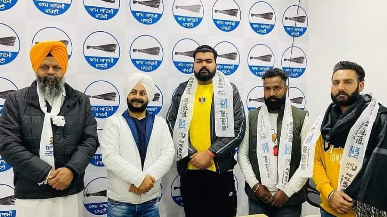 ਆਪ ਆਗੂ ਸਮੇਤ ਤਿੰਨ ਹਥਿਆਰਾਂ ਸਮੇਤ ਕਾਬੂ, ਪਾਕਿਸਤਾਨ ਤੋ ਮੰਗਵਾਉਂਦੇ ਸਨ ਅਸਲਾਹ