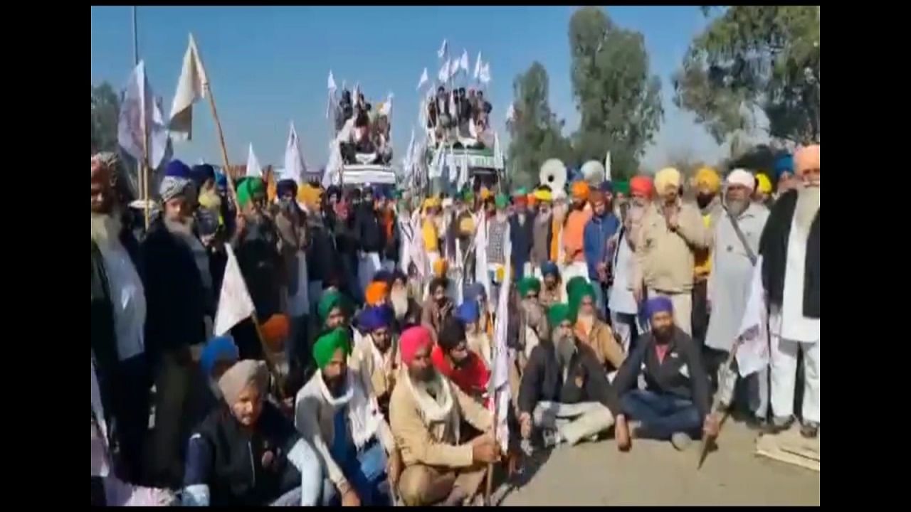 ਚੰਡੀਗੜ੍ਹ ਵਿਖੇ ਚੱਲ ਰਹੇ ਅੰਦੋਲਨ ਦੀ ਹਮਾਇਤ ਲਈ ਕਿਸਾਨ ਮਜਦੂਰ ਸੰਘਰਸ਼ ਕਮੇਟੀ ਦਾ ਵਿਸ਼ਾਲ ਜਥਾ ਜਲੰਧਰ ਤੋਂ ਰਵਾਨਾ ਚੰਡੀਗੜ੍ਹ ਵਿਖੇ ਚੱਲ ਰਹੇ ਅੰਦੋਲਨ ਦੀ ਹਮਾਇਤ ਲਈ ਕਿਸਾਨ ਮਜਦੂਰ ਸੰਘਰਸ਼ ਕਮੇਟੀ ਦਾ ਵਿਸ਼ਾਲ ਜਥਾ ਜਲੰਧਰ ਤੋਂ ਰਵਾਨਾ