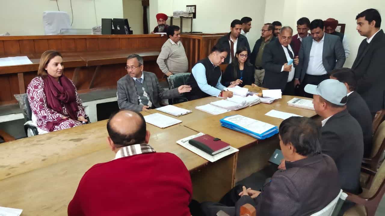 35 ਸਾਲਾਂ ਤੋਂ ਲੰਬਿਤ ਤਿੰਨ ਕੇਸਾਂ ਦਾ ਲੋਕ ਅਦਾਲਤ ਚ ਨਿਪਟਾਰਾ