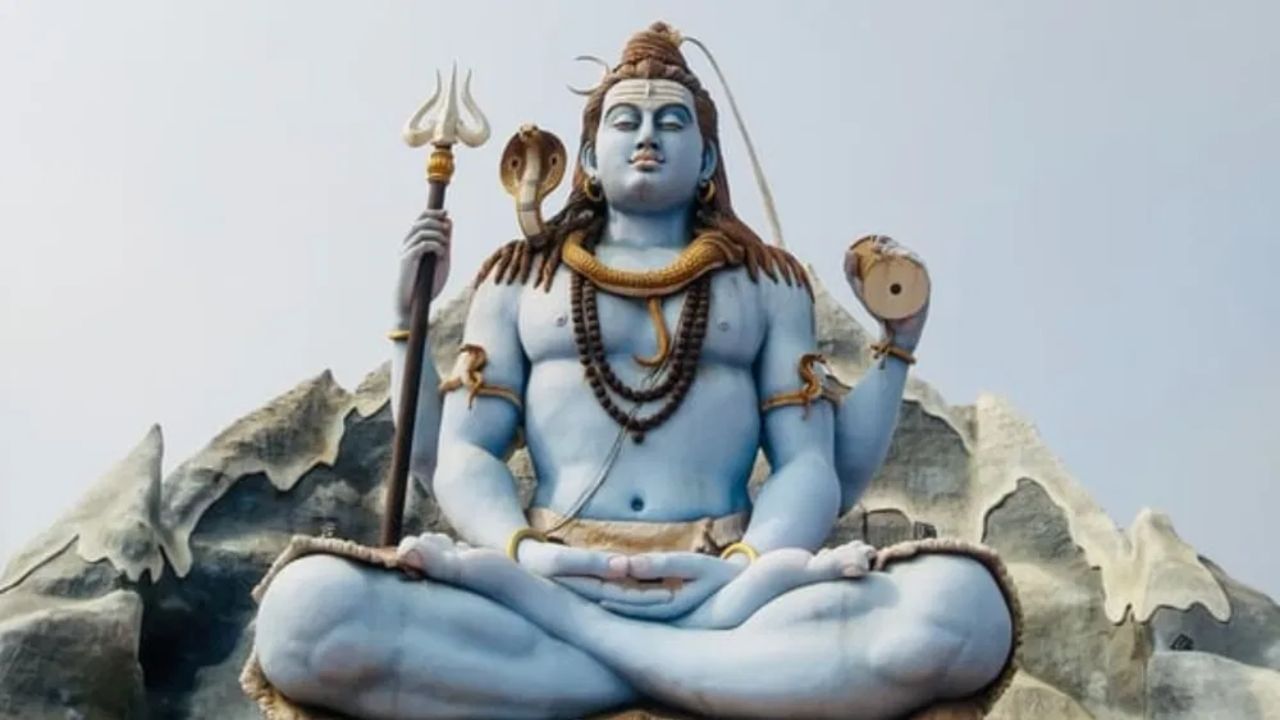 ਅੱਜ ਹੈ ਮਹਾਸ਼ਿਵਰਾਤਰੀ, ਇਸ ਤਰਾਂ ਪਾਓ ਭਗਵਾਨ ਸ਼ਿਵ ਦਾ ਆਸ਼ੀਰਵਾਦ ਅੱਜ ਹੈ ਮਹਾਸ਼ਿਵਰਾਤਰੀ, ਇਸ ਤਰਾਂ ਪਾਓ ਭਗਵਾਨ ਸ਼ਿਵ ਦਾ ਆਸ਼ੀਰਵਾਦ