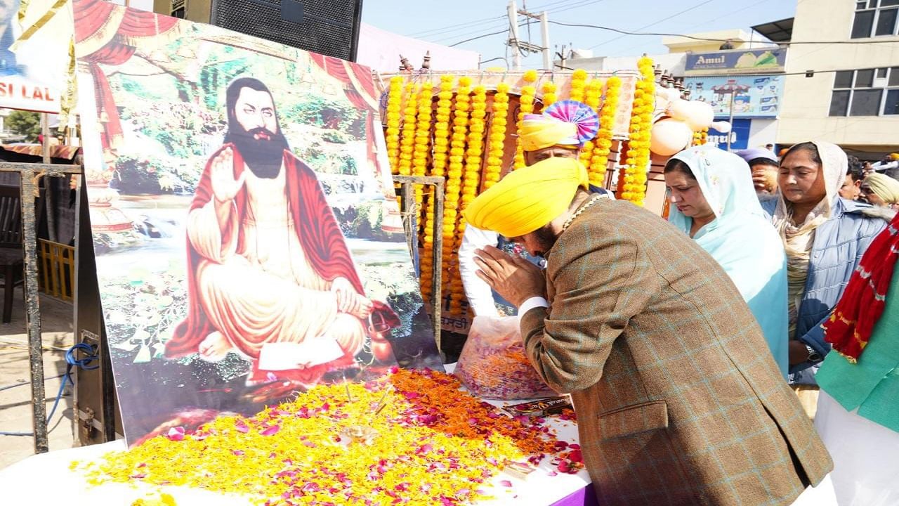 ਪੋਸਟ ਮੈਟ੍ਰਿਕ ਸਕਾਲਰਸ਼ਿਪ ਸਕੀਮ ਦੇ ਦੋਸ਼ੀਆਂ ਨੂੰ ਛੇਤੀ ਹੀ ਸਲਾਖਾਂ ਪਿੱਛੇ ਡੱਕਿਆ ਜਾਵੇਗਾ :ਭਗਵੰਤ ਮਾਨ ਪੋਸਟ ਮੈਟ੍ਰਿਕ ਸਕਾਲਰਸ਼ਿਪ ਸਕੀਮ ਦੇ ਦੋਸ਼ੀਆਂ ਨੂੰ ਛੇਤੀ ਹੀ ਸਲਾਖਾਂ ਪਿੱਛੇ ਡੱਕਿਆ ਜਾਵੇਗਾ :ਭਗਵੰਤ ਮਾਨ