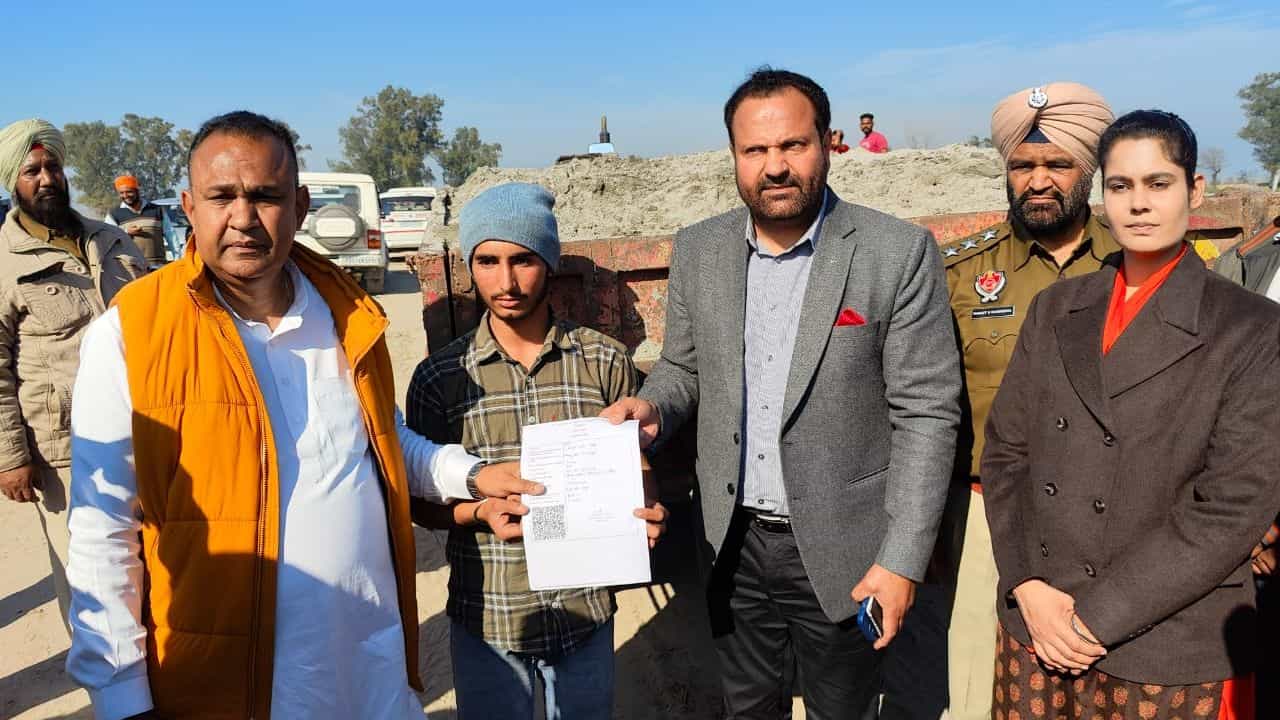 ਆਮ ਲੋਕਾਂ ਨੂੰ ਸਸਤੀ ਰੇਤ ਮੁੱਹਈਆ ਕਰਵਾਉਣ ਲਈ ਨਵਾਂਸ਼ਹਿਰ ਚ ਦੋ ਰੇਤ ਖਾਣਾਂ ਸ਼ੁਰੂ