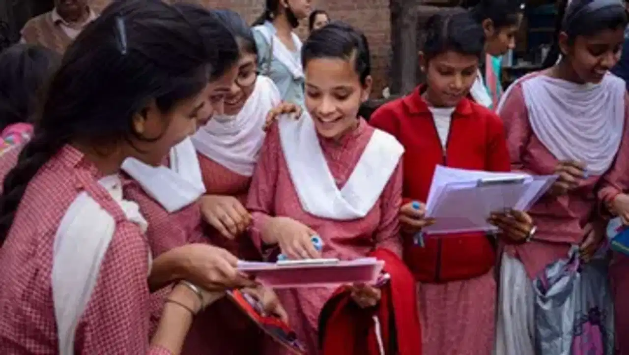 12TH Eng Exam Postponed: ਪੰਜਾਬ ਬੋਰਡ 12ਵੀਂ ਦੀ ਅੰਗਰੇਜ਼ੀ ਦੀ ਪ੍ਰੀਖਿਆ ਮੁਲਤਵੀ, ਜਾਣੋ ਵਜ੍ਹਾ