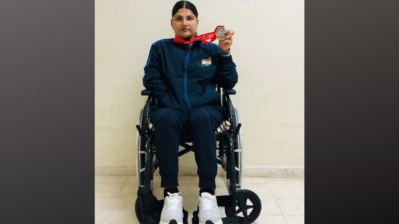 ਦਿਵਿਆਂਗ ਜਸਪ੍ਰੀਤ ਕੌਰ ਸਰਾਂ ਦੇ ਹੌਂਸਲੇ ਨੂੰ ਸਲਾਮ! ਡਿਸਕਥਰੋ ਵਿਚ ਜਿੱਤਿਆ ਕਾਂਸੀ ਦਾ ਤਗਮਾਂ ਦਿਵਿਆਂਗ ਜਸਪ੍ਰੀਤ ਕੌਰ ਸਰਾਂ ਦੇ ਹੌਂਸਲੇ ਨੂੰ ਸਲਾਮ! ਡਿਸਕਥਰੋ ਵਿਚ ਜਿੱਤਿਆ ਕਾਂਸੀ ਦਾ ਤਗਮਾਂ