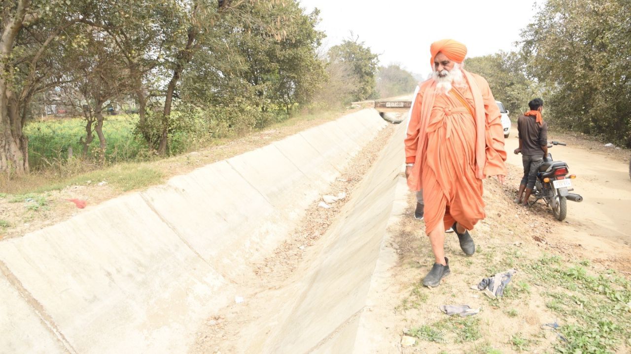 ਸੰਤ ਸੀਚੇਵਾਲ ਨੇ ਬਿਸਤ ਦੁਆਬ ਨਹਿਰ ਦਾ ਪਾਣੀ ਖੇਤਾਂ ਤੱਕ ਪਹੁੰਚਾਉਣ ਲਈ ਆਰੰਭੀ ਮੁਹਿੰਮ ਸੰਤ ਸੀਚੇਵਾਲ ਨੇ ਬਿਸਤ ਦੁਆਬ ਨਹਿਰ ਦਾ ਪਾਣੀ ਖੇਤਾਂ ਤੱਕ ਪਹੁੰਚਾਉਣ ਲਈ ਆਰੰਭੀ ਮੁਹਿੰਮ