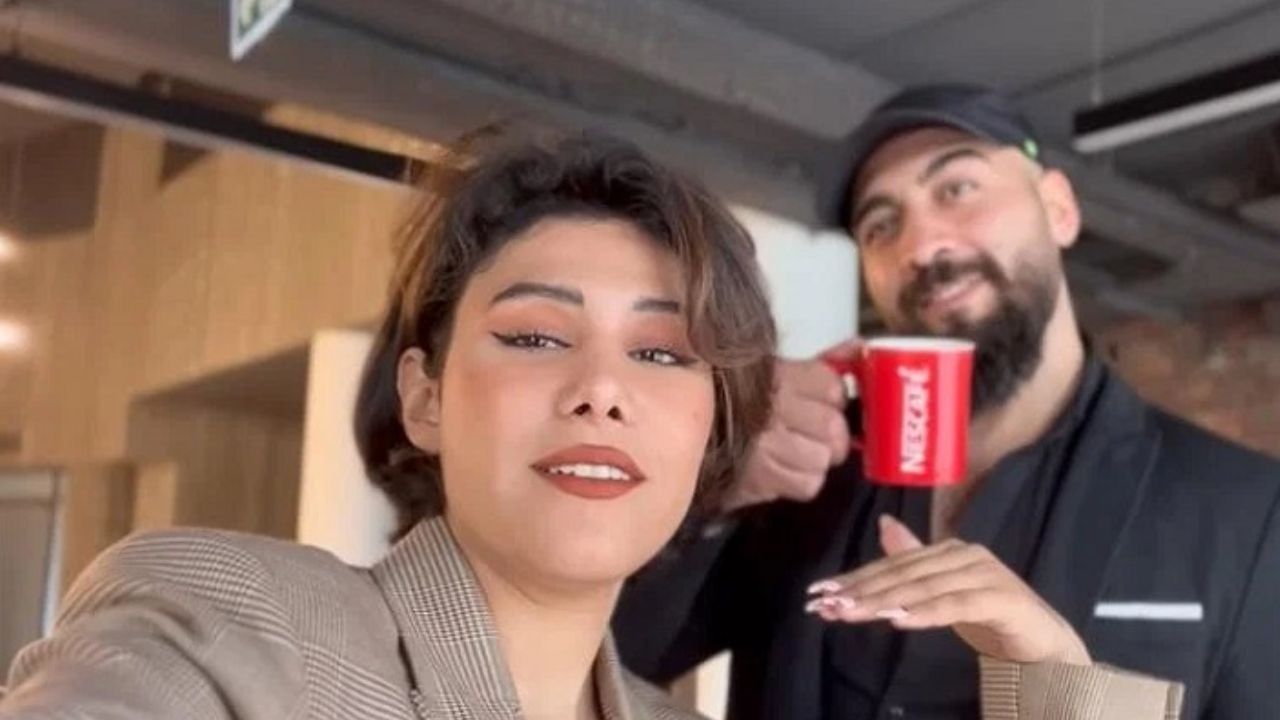 ਇਰਾਕ ਵਿੱਚ 22 ਸਾਲ ਦੀ ਯੂਟਿਊਬਰ ਦੀ ਪਿਤਾ ਦੇ ਹੱਥੀਂ ਆਨਰ ਕਿਲਿੰਗ ਵਿੱਚ ਗਲਾ ਘੋਟ ਕੇ ਹੱਤਿਆ ਇਰਾਕ ਵਿੱਚ 22 ਸਾਲ ਦੀ ਯੂਟਿਊਬਰ ਦੀ ਪਿਤਾ ਦੇ ਹੱਥੀਂ ਆਨਰ ਕਿਲਿੰਗ ਵਿੱਚ ਗਲਾ ਘੋਟ ਕੇ ਹੱਤਿਆ