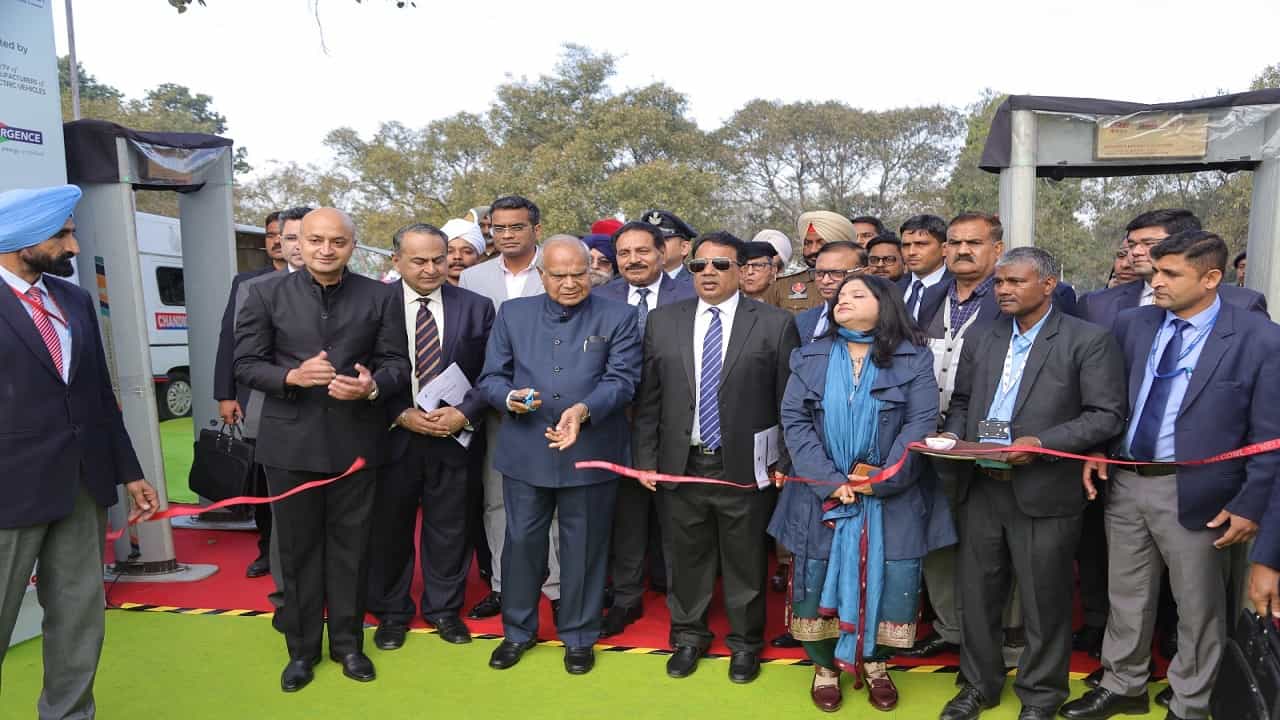 ਚੰਡੀਗੜ੍ਹ ਚ ਸਾਲ 2027 ਤੱਕ 70 ਫੀਸਦੀ ਇਲੈਕਟ੍ਰਿਕ ਵਾਹਨ ਰਜਿਸਟਰਡ ਹੋਣਗੇ: ਪੁਰੋਹਿਤ