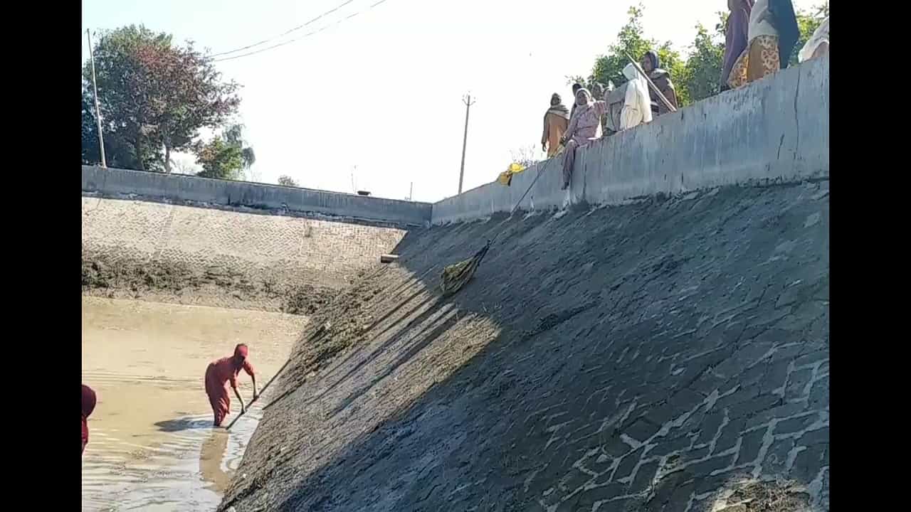 MANREGA Scam: ਮਨਰੇਗਾ ਚ ਮਿਲੀਆਂ ਭਾਰੀ ਬੇਨਿਯਮੀਆਂ, ਇੱਕੋ ਪਰਿਵਾਰ ਨੂੰ ਜਾਰੀ ਕੀਤੇ ਗਏ ਦੋ-ਦੋ ਕਾਰਡ