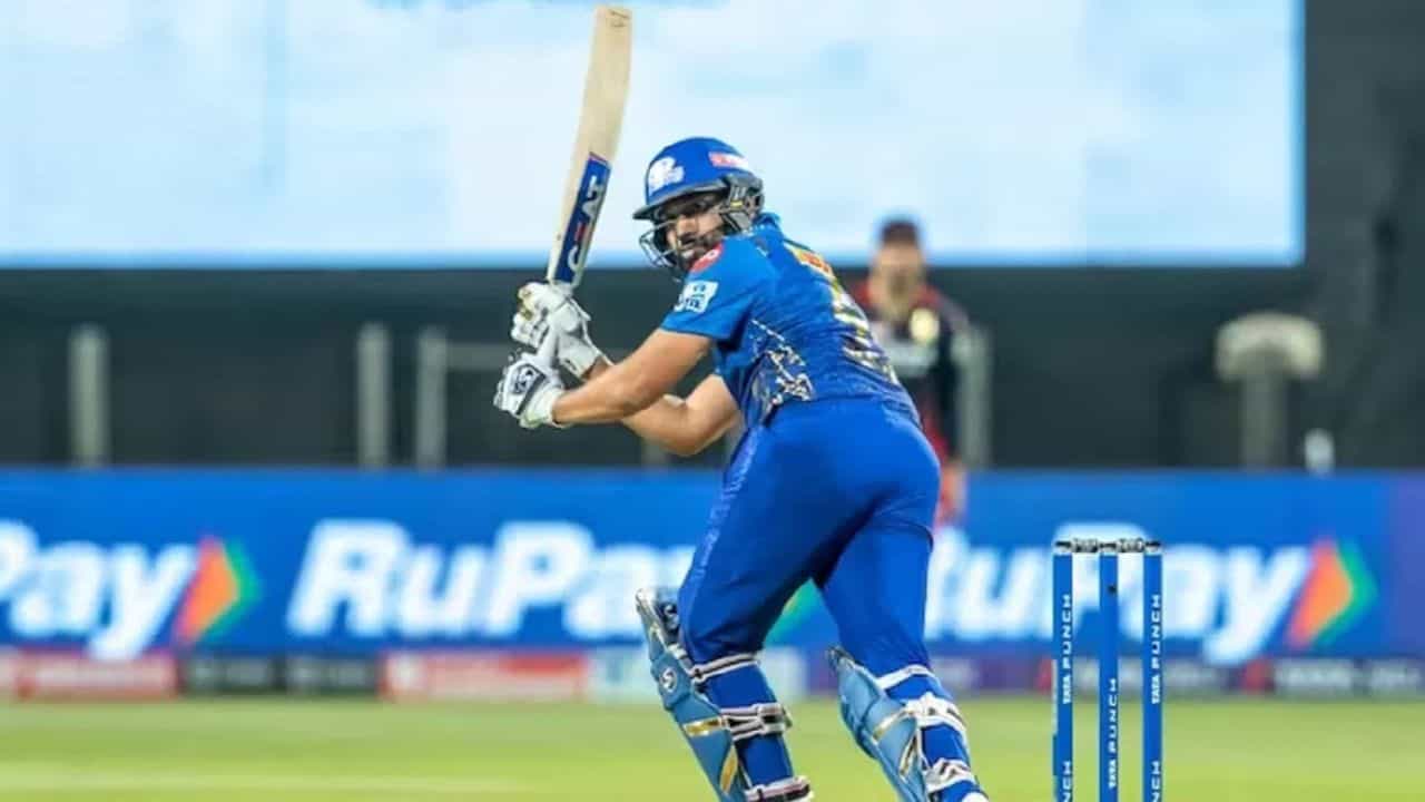 IPL 2023: ਈਸ਼ਾਨ ਕਿਸ਼ਨ ਨੇ ਰੋਹਿਤ ਸ਼ਰਮਾ ਤੋਂ ਸੜਕ ਵਿਚਾਲੇ ਖੋਹਿਆ ਬੱਲਾ
