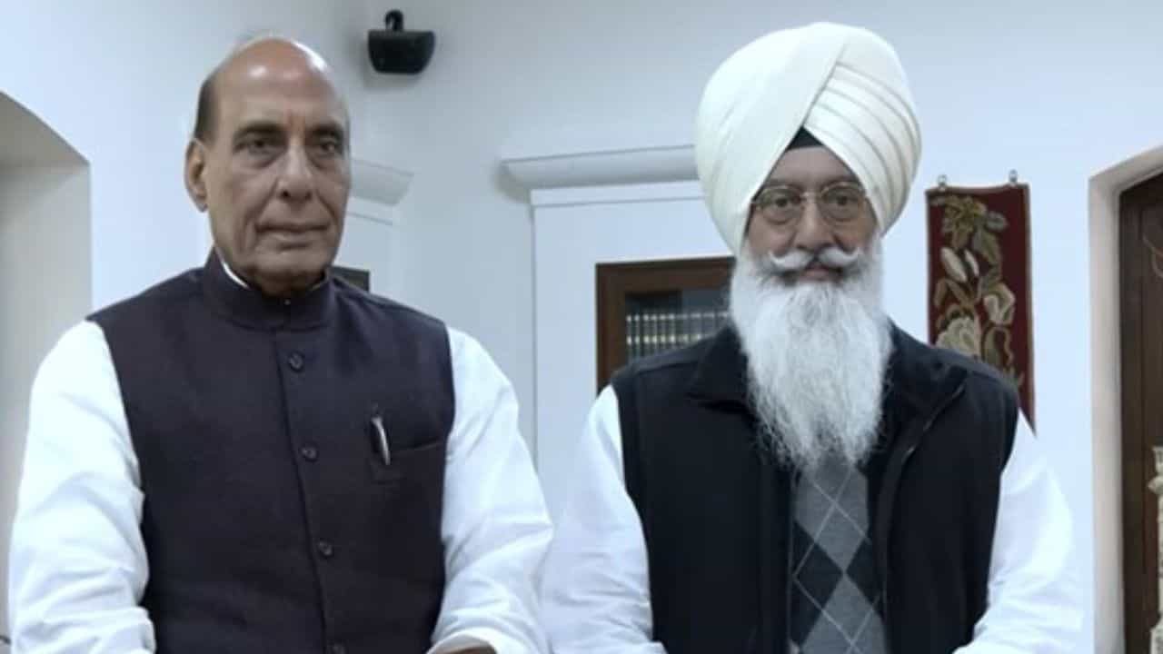 Defense Minister: ਰੱਖਿਆ ਮੰਤਰੀ ਰਾਜ ਨਾਥ ਸਿੰਘ ਪਹੁੰਚੇ ਡੇਰਾ ਬਿਆਸ, ਡੇਰਾ ਮੁਖੀ ਨਾਲ ਕੀਤੀ ਮੁਲਾਕਾਤ