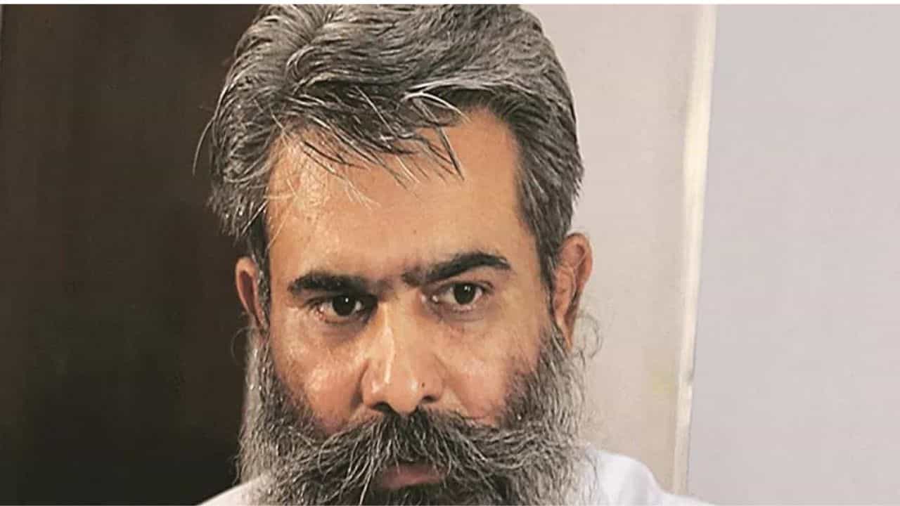 ਟਰਾਂਸਪੋਰਟ ਟੈਂਡਰ ਘੁਟਾਲਾ ਮਾਮਲਾ: ਸਾਬਕਾ ਮੰਤਰੀ ਆਸ਼ੂ ਦੇ ਦੋ ਕਰੀਬੀ ਸਾਥੀਆਂ ਨੇ ਕੀਤਾ ਸਰੰਡਰ, ਕੋਰਟ ਨੇ 2 ਨੂੰ ਭਗੌੜਾ ਕਰਾਰ ਦਿੱਤਾ