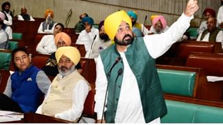 Chief Minister ਵੱਲੋਂ ਸ਼ਹੀਦ-ਏ-ਆਜ਼ਮ ਭਗਤ ਸਿੰਘ ਦੇ ਜੱਦੀ ਪਿੰਡ ਵਿੱਚ ਵਿਰਾਸਤੀ ਗਲੀ ਬਣਾਉਣ ਦਾ ਐਲਾਨ Chief Minister ਵੱਲੋਂ ਸ਼ਹੀਦ-ਏ-ਆਜ਼ਮ ਭਗਤ ਸਿੰਘ ਦੇ ਜੱਦੀ ਪਿੰਡ ਵਿੱਚ ਵਿਰਾਸਤੀ ਗਲੀ ਬਣਾਉਣ ਦਾ ਐਲਾਨ