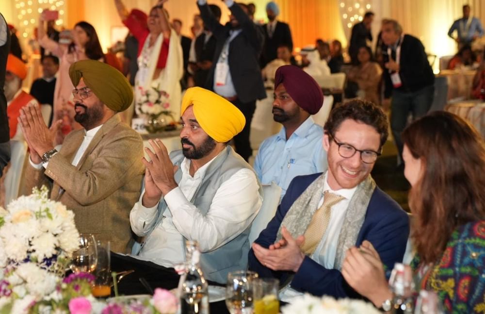 ਵਿਦੇਸ਼ੀ ਮਹਿਮਾਨਾਂ ਨੇ ਮੁੱਖ ਮੰਤਰੀ ਭਗਵੰਤ ਮਾਨ ਦੇ ਨਾਲ ਸੰਗੀਤਮਈ ਸੂਫੀ ਨਾਈਟ ਦਾ ਰੱਜ ਕੇ ਲੁਤਫ ਉਠਾਇਆ