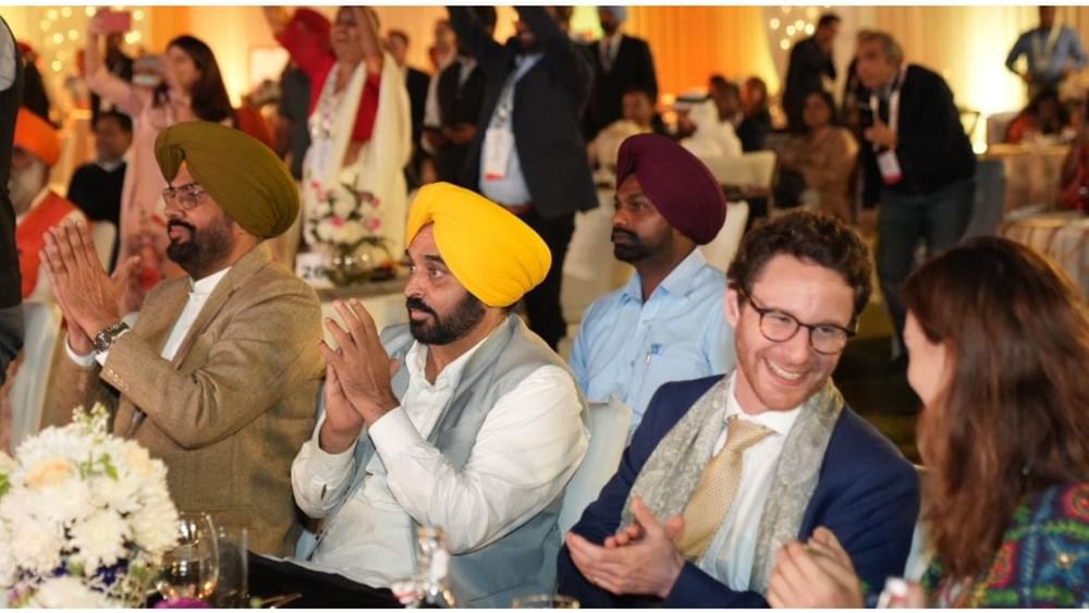 ਮੁੱਖ ਮੰਤਰੀ ਨੇ ਕਿਹਾ ਕਿ ਪੰਜਾਬ ਮਹਾਨ ਗੁਰੂਆਂ, ਸੰਤਾਂ, ਪੀਰਾਂ ਅਤੇ ਪੈਗੰਬਰਾਂ ਦੀ ਪਵਿੱਤਰ ਧਰਤੀ ਹੈ। ਭਗਵੰਤ ਮਾਨ ਨੇ ਕਿਹਾ ਕਿ ਪੰਜਾਬ ਸ਼ੁਰੂ ਤੋਂ ਹੀ ਭਾਰਤੀ ਸੱਭਿਅਤਾ ਅਤੇ ਸੱਭਿਆਚਾਰ ਦਾ ਪੰਘੂੜਾ ਰਿਹਾ ਹੈ। ਉਨ੍ਹਾਂ ਕਿਹਾ ਕਿ ਹਰੀ ਕ੍ਰਾਂਤੀ ਦੇ ਯੁੱਗ ਦੀ ਸ਼ੁਰੂਆਤ ਤੋਂ ਲੈ ਕੇ ਦੇਸ਼ ਦੀਆਂ ਸਰਹੱਦਾਂ ਦੀ ਬਹਾਦਰੀ ਨਾਲ ਰਾਖੀ ਕਰਨ ਤੱਕ ਪੰਜਾਬੀਆਂ ਨੇ ਹਲੀਮੀ ਨਾਲ ਦੇਸ਼ ਦੀ ਸੇਵਾ ਕਰਨ ਵਿੱਚ ਕੋਈ ਕਸਰ ਬਾਕੀ ਨਹੀਂ ਛੱਡੀ।