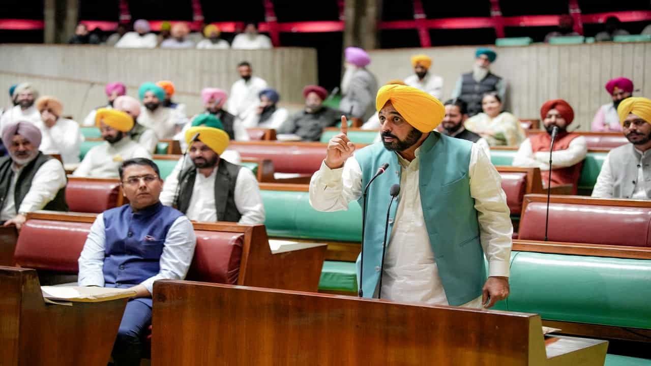 Budget Session: ਪ੍ਰਤਾਪ ਬਾਜਵਾ ਦੇ ਵਾਰ ਤੇ ਸੀਐੱਮ ਦਾ ਤਿੱਖਾ ਪਲਟਵਾਰ, ਹੰਗਾਮਾ ਵੱਧਣ ਤੇ ਸਦਨ ਦੀ ਕਾਰਵਾਈ ਮੁਲਤਵੀ