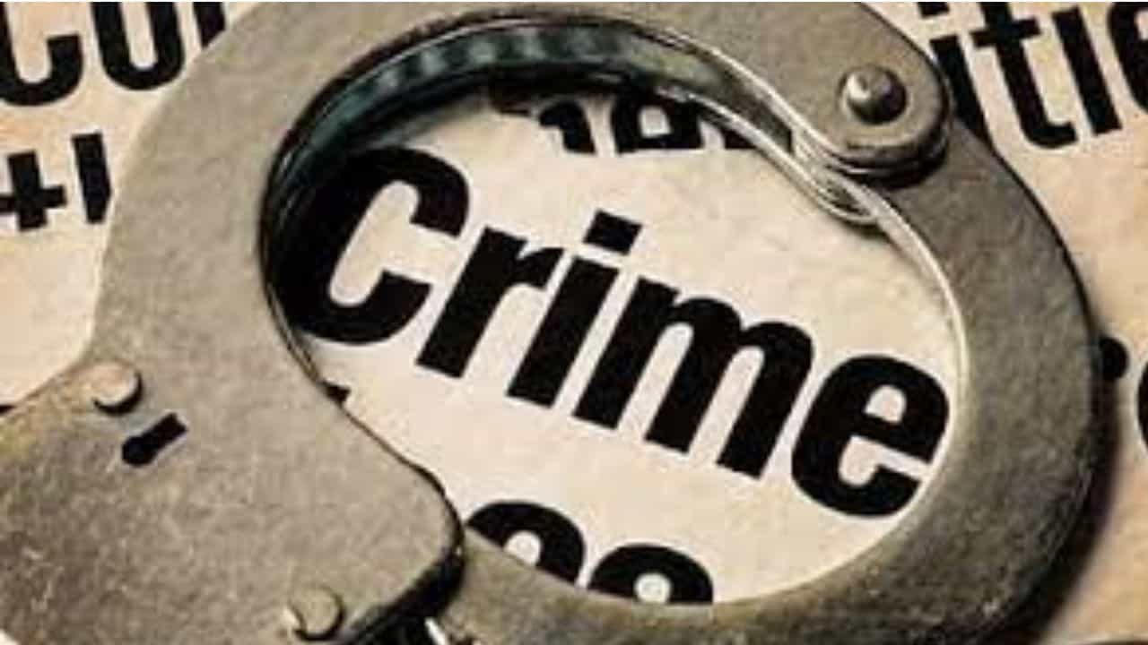 ਚੰਡੀਗੜ੍ਹ ਚ ਪੁਲਿਸ ਨਾਕੇ ਤੇ ਔਰਤ ਵੱਲੋਂ ਹਾਈਵੋਲਟੇਜ ਡਰਾਮਾ: ਸਾਥੀ ਨੇ ਖੁਦ ਨੂੰ ਦੱਸਿਆ CM ਦਾ ਪੁੱਤਰ, ਗੱਡੀ ਤੇ ਸੀ ਜਾਅਲੀ ਨੰਬਰ ਪਲੇਟ