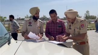 Drug Smuggler: ਪਾਕਿਸਤਾਨ ਤੋਂ 40 ਪੈਕਟ ਹੈਰੋਇਨ ਮੰਗਵਾਉਣ ਵਾਲਾ ਮੁੱਖ ਦੋਸ਼ੀ ਕਾਬੂ Drug Smuggler: ਪਾਕਿਸਤਾਨ ਤੋਂ 40 ਪੈਕਟ ਹੈਰੋਇਨ ਮੰਗਵਾਉਣ ਵਾਲਾ ਮੁੱਖ ਦੋਸ਼ੀ ਕਾਬੂ