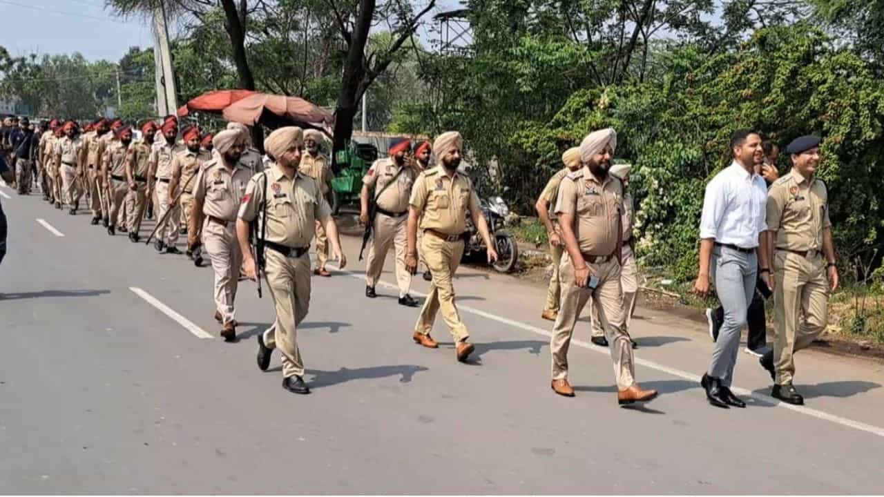 Amritpal Singh: ਸੰਗਰੂਰ ਚ ਪੁਲਿਸ ਅਤੇ ਪ੍ਰਸ਼ਾਸਨ ਨੇ ਕੱਡਿਆ ਫਲੈਗ ਮਾਰਚ