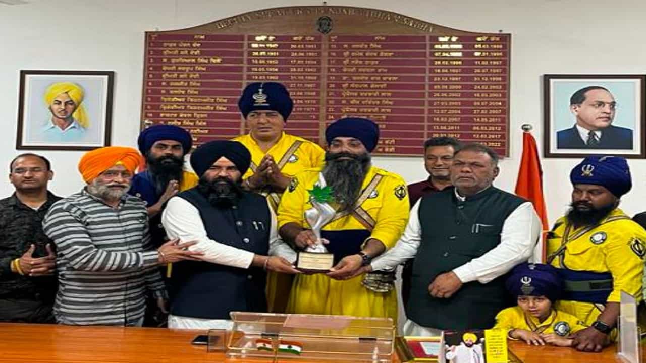 Gatka Group Felicitated: ਭਾਰਤ ਦੀ ਸ਼ਾਨ ਡਾਇਮੰਡ ਐਵਾਰਡ ਜੇਤੂ ਦਲੇਰ ਖ਼ਾਲਸਾ ਗੱਤਕਾ ਗਰੁੱਪ ਦਾ ਸਨਮਾਨ