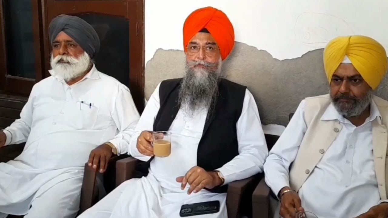 Behbal Kalan Goli Kand: ਬਹਿਬਲਕਲਾਂ ਇਨਸਾਫ ਮੋਰਚੇ ਵਲੋਂ ਕਰਵਾਏ ਗਏ ਸ਼ੁਕਰਾਨਾ ਸਮਾਗਮ ‘ਚ ਪਹੁੰਚੇ ਕੁਲਤਾਰ ਸੰਧਵਾ, ਇਨਸਾਫ਼ ਮੋਰਚਾ ਨੂੰ ਦਿੱਤਾ ਭਰੋਸਾ Behbal Kalan Goli Kand: ਬਹਿਬਲਕਲਾਂ ਇਨਸਾਫ ਮੋਰਚੇ ਵਲੋਂ ਕਰਵਾਏ ਗਏ ਸ਼ੁਕਰਾਨਾ ਸਮਾਗਮ ‘ਚ ਪਹੁੰਚੇ ਕੁਲਤਾਰ ਸੰਧਵਾ, ਇਨਸਾਫ਼ ਮੋਰਚਾ ਨੂੰ ਦਿੱਤਾ ਭਰੋਸਾ
