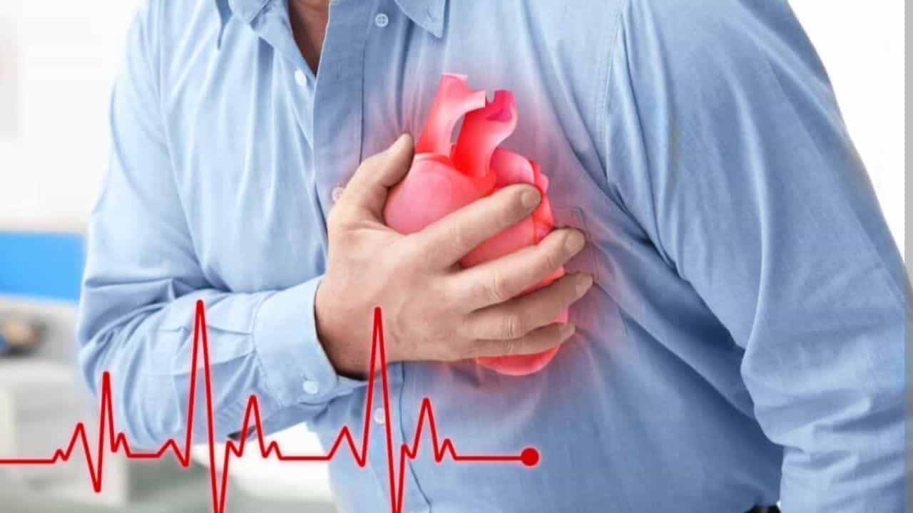 Heart Attack Prevention:  ਇਹ ਹੈ ਹਾਰਟ ਅਟੈਕ ਦਾ ਸਭ ਤੋਂ ਖਤਰਨਾਕ ਲੱਛਣ, ਇੰਝ ਕਰੋ ਬਚਾਅ