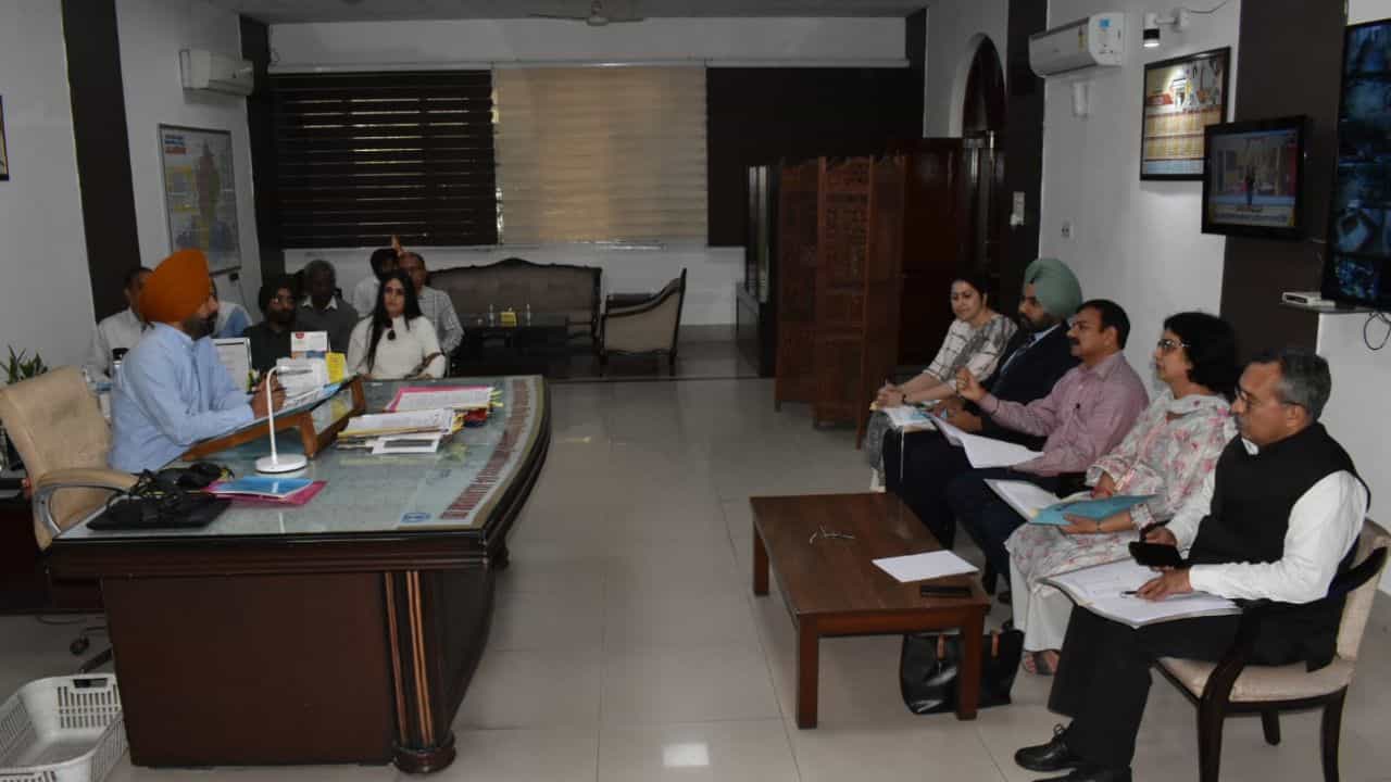 Canada ਚ 700 ਵਿਦਿਆਰਥੀਆਂ ਨੂੰ ਡਿਪੋਰਟੇਸ਼ਨ ਨੋਟਿਸ ਜਾਰੀ ਹੋਣ ਦੇ ਮਾਮਲੇ ਚ ਇਮੀਗ੍ਰੇਸ਼ਨ ਫਰਮ ਦਾ ਲਾਇਸੈਂਸ ਰੱਦ