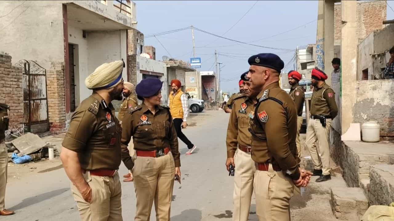 Illegal Liquor: ਅੰਡਰਗ੍ਰਾਉਂਡ ਡਿੱਗੀਆਂ ਅਤੇ ਪੱਕੀਆਂ ਪਾਈਪਾਂ ਚ ਸਟੋਰ ਕੀਤੀ ਜਾਂਦੀ ਸੀ ਸ਼ਰਾਬ, ਵੇਖ ਕੇ ਪੁਲਿਸ ਦੇ ਉੱਡੇ ਹੋਸ਼
