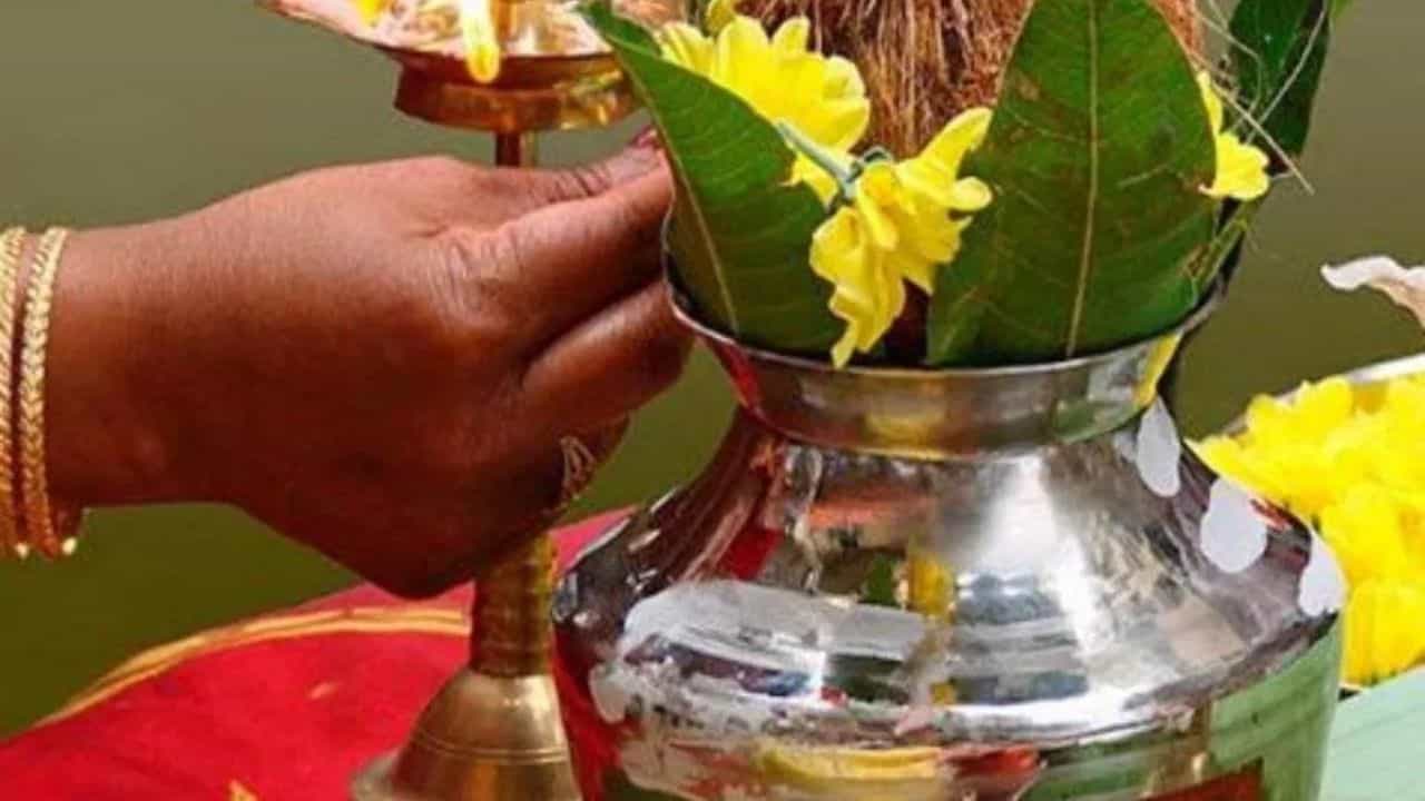 Navratra: ਇਸ ਵਾਰ ਕਲਸ਼ ਸਥਾਪਨਾ ਦਾ ਇਹ ਹੈ ਸ਼ੁਭ ਸਮਾਂ, ਇੰਝ ਕਰੋ ਪੂਜਾ Navratra: ਇਸ ਵਾਰ ਕਲਸ਼ ਸਥਾਪਨਾ ਦਾ ਇਹ ਹੈ ਸ਼ੁਭ ਸਮਾਂ, ਇੰਝ ਕਰੋ ਪੂਜਾ