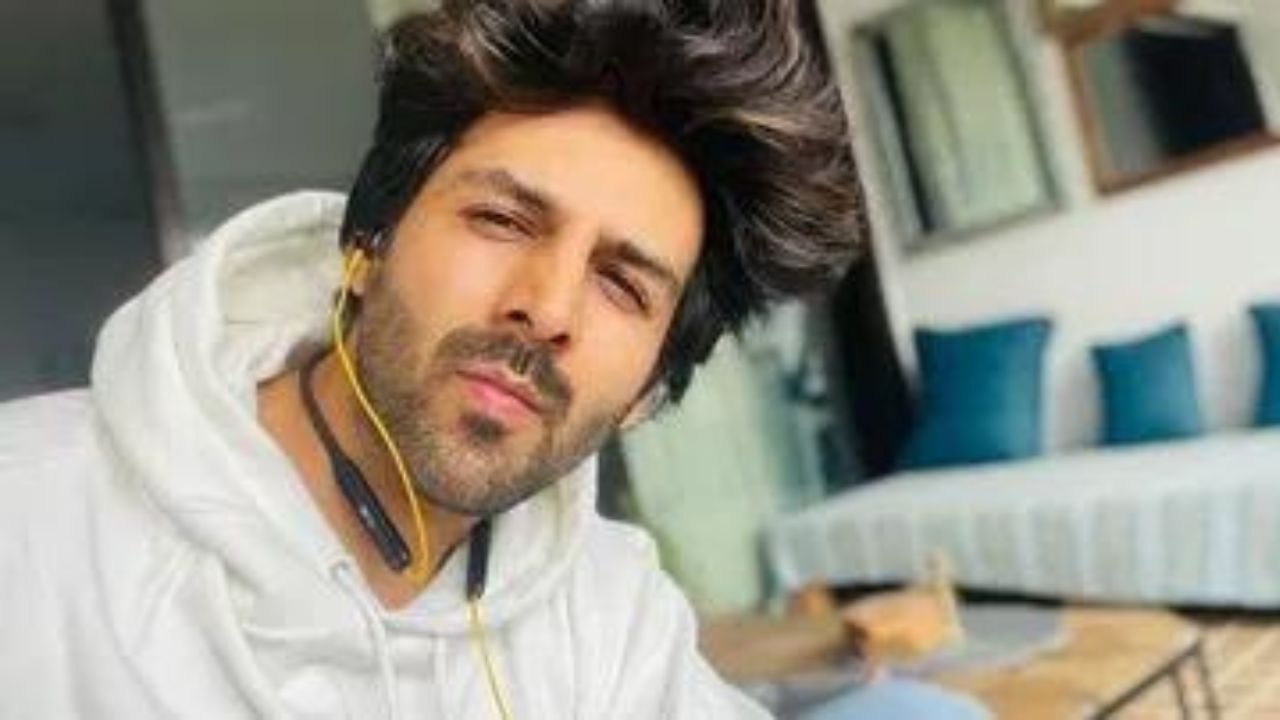 Kartik Aaryan ਦੇ ਅਗਲੇ ਪ੍ਰੋਜੈਕਟ ਬਾਰੇ ਜਾਨਣ ਤੋਂ ਬਾਅਦ ਉਨ੍ਹਾਂ ਦੇ ਫੈਂਸ ਹੋਏ ਖੁਸ਼ Kartik Aaryan ਦੇ ਅਗਲੇ ਪ੍ਰੋਜੈਕਟ ਬਾਰੇ ਜਾਨਣ ਤੋਂ ਬਾਅਦ ਉਨ੍ਹਾਂ ਦੇ ਫੈਂਸ ਹੋਏ ਖੁਸ਼
