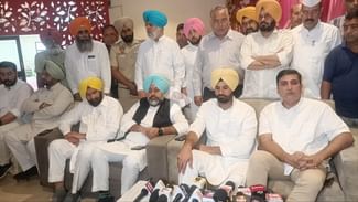Politics on Mukhtar Ansari: ਮੁਖ਼ਤਾਰ ਅੰਸਾਰੀ ਮਾਮਲੇ ‘ਤੇ ਕਾਂਗਰਸ ਨੇ ਝਾੜਿਆ ਪੱਲਾ, ਰਾਜ ਵੜਿੰਗ ਬੋਲੇ: ‘ਸਰਕਾਰ ਜੋ ਚਾਹੇ ਫੈਸਲਾ ਲਵੇ’ Politics on Mukhtar Ansari: ਮੁਖ਼ਤਾਰ ਅੰਸਾਰੀ ਮਾਮਲੇ ‘ਤੇ ਕਾਂਗਰਸ ਨੇ ਝਾੜਿਆ ਪੱਲਾ, ਰਾਜ ਵੜਿੰਗ ਬੋਲੇ: ‘ਸਰਕਾਰ ਜੋ ਚਾਹੇ ਫੈਸਲਾ ਲਵੇ’
