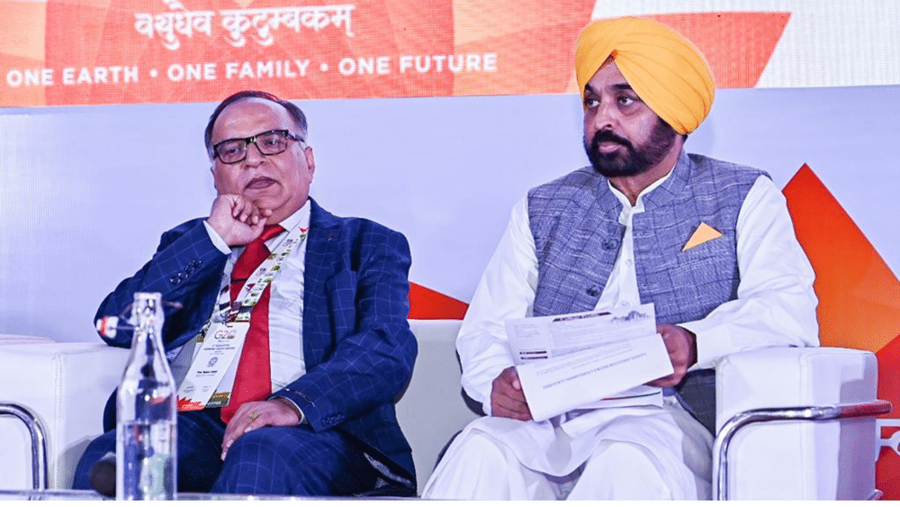 ਮੁੱਖ ਮੰਤਰੀ ਭਗਵੰਤ ਮਾਨ ਨੇ ਮੰਚ ਤੇ ਬਹਿ ਕੇ ਵਫਦ ਵੱਲੋਂ ਪੇਸ਼ ਕੀਤੇ ਗਏ ਵਿਚਾਰਾਂ ਨੂੰ ਧਿਆਨ ਨਾਲ ਸੁਣਿਆ। ਸਿੱਖਿਆ ਦੇ ਖੇਤਰ ਨੂੰ ਲੈ ਕੇ ਜੀ-20 ਵਿੱਚ ਸ਼ਾਮਲ ਲੋਕਾਂ ਦੇ ਸੁਝਾਵਾਂ ਅਤੇ ਵਿਚਾਰਾਂ ਨੂੰ ਨੋਟ ਵੀ ਕੀਤਾ।