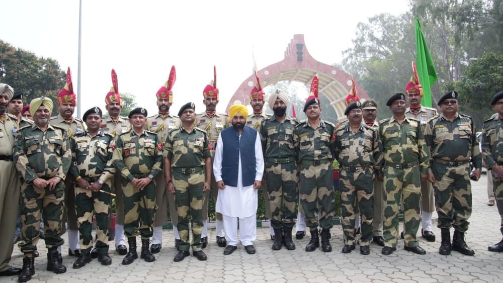 ਸੀਐੱਮ ਮਾਨ ਨੇ ਕਿਹਾ ਕਿ ਇਹ ਜਗ੍ਹਾ ਨੌਜਵਾਨ ਪੀੜ੍ਹੀਆਂ ਨੂੰ ਦੇਸ਼ ਦੀ ਨਿਰਸਵਾਰਥ ਸੇਵਾ ਲਈ ਪ੍ਰੇਰਦੀ ਰਹੇਗੀ। ਇਸ ਸਥਾਨ ਦੇ ਵਿਆਪਕ ਵਿਕਾਸ ਲਈ ਖਾਕਾ ਤਿਆਰ ਕੀਤਾ ਜਾ ਰਿਹਾ ਹੈ ਤਾਂ ਕਿ ਸ਼ਹੀਦਾਂ ਨੂੰ ਸ਼ਰਧਾ ਦੇ ਫੁੱਲ ਭੇਟ ਕਰਨ ਲਈ ਰੋਜ਼ਾਨਾ ਸੈਂਕੜਿਆਂ ਦੀ ਗਿਣਤੀ ਵਿੱਚ ਆਉਣ ਵਾਲੇ ਸ਼ਰਧਾਲੂਆਂ ਨੂੰ ਸਹੂਲਤ ਮਿਲ ਸਕੇ।