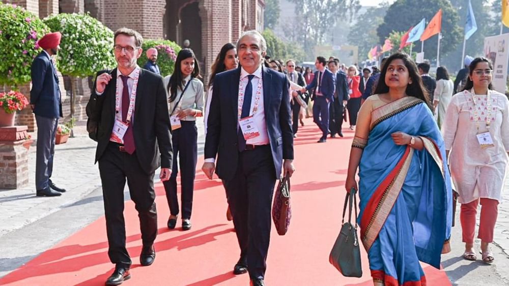 G-20 Summit: ਗੁਰੂ ਨਗਰੀ ਅਮ੍ਰਿਤਸਰ ਵਿਚ ਅੱਜ ਤੋ ਜੀ-20 ਸਮਿਟ  ਦੀ ਸ਼ੁਰੂਆਤ ਹੋ ਚੁੱਕੀ ਹੈ। ਕਈ ਦੇਸ਼ਾਂ ਤੋਂ ਆਏ ਵਫਦ ਅਮ੍ਰਿਤਸਰ ਦੇ ਖਾਲਸਾ ਕਾਲਜ ਵਿੱਚ ਪਹੁੰਚੇ। ਕਾਲਜ ਵਿੱਚ ਸਵਾਗਤ ਪ੍ਰਬੰਧਾਂ ਨੂੰ ਵੇਖ ਕੇ ਉਹ ਕਾਫੀ ਉਤਸ਼ਾਹਤ ਨਜਰ ਆਏ।