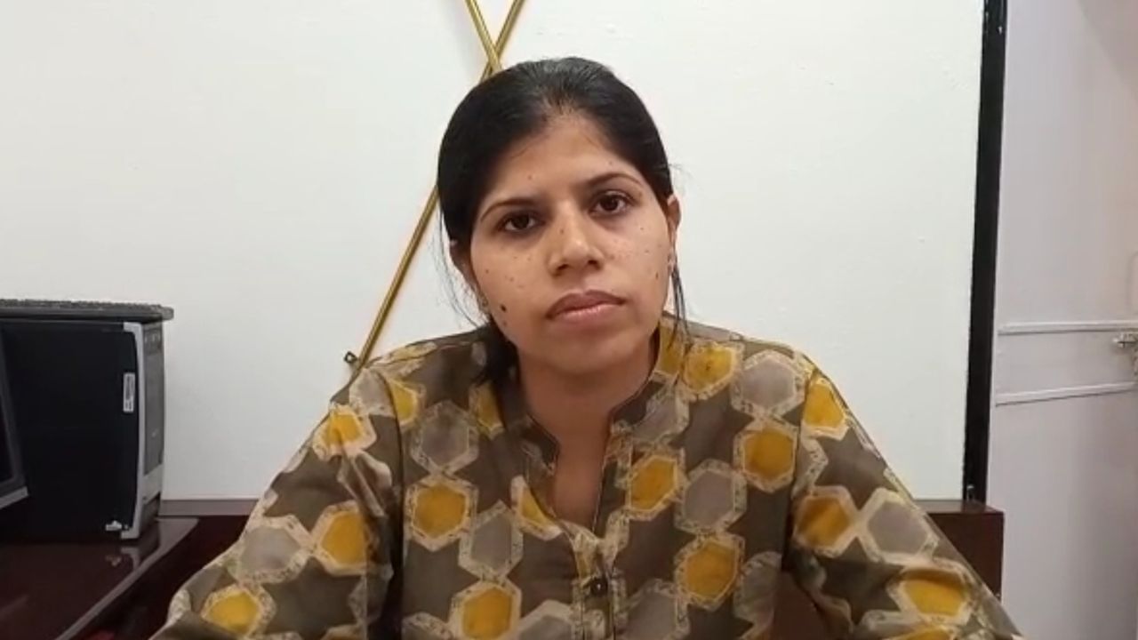 Student Deport: 700 ਵਿਦਿਆਰਥੀਆਂ ਨੂੰ ਡਿਪੋਰਟ ਕਰਨ ਦੇ ਮਾਮਲੇ ‘ਚ ਪੁਲਿਸ ਨੇ ਮੁਲਜ਼ਮ ਨੂੰ ਕੀਤਾ ਕਾਬੂ Student Deport: 700 ਵਿਦਿਆਰਥੀਆਂ ਨੂੰ ਡਿਪੋਰਟ ਕਰਨ ਦੇ ਮਾਮਲੇ ‘ਚ ਪੁਲਿਸ ਨੇ ਮੁਲਜ਼ਮ ਨੂੰ ਕੀਤਾ ਕਾਬੂ